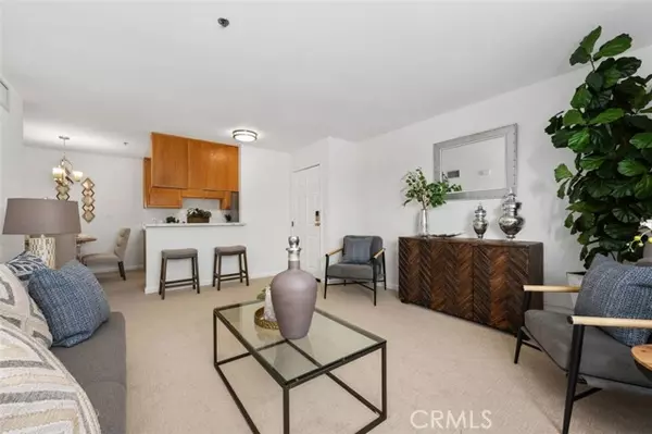 Sherman Oaks, CA 91403,4501 Cedros Avenue