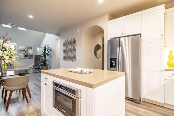 Irvine, CA 92618,114 Falcon Ridge