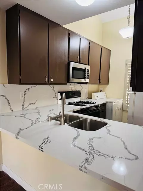 Irvine, CA 92618,43 TANGELO