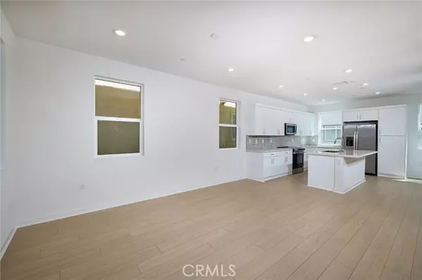 Eastvale, CA 92880,6045 Fairfax Drive