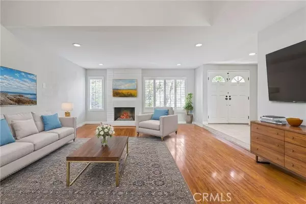 Irvine, CA 92604,32 Goldenbush