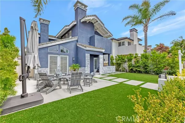 1916 Pine Street, Huntington Beach, CA 92648