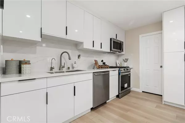 Anaheim, CA 92804,3213 West Sunview Drive