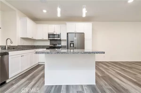 Eastvale, CA 92880,5901 Oatfield Avenue
