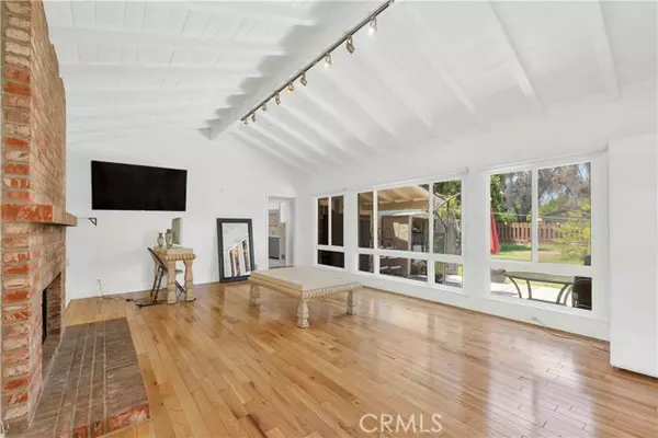 Tarzana, CA 91356,5701 Corbin Avenue