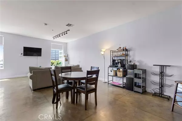 Anaheim, CA 92805,435 West Center Street Promenade