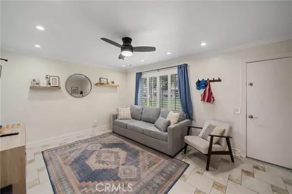 201 W Alton Ave, Santa Ana, CA 92707