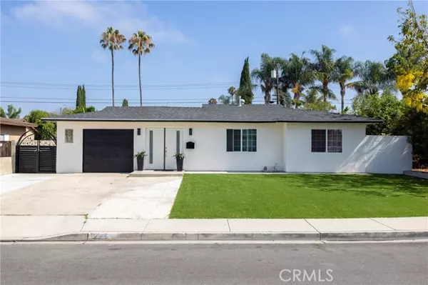 223 West Simmons Avenue, Anaheim, CA 92802