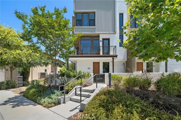 Irvine, CA 92618,100 Keeper