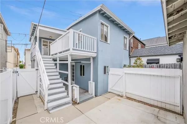 Corona Del Mar, CA 92625,711 Goldenrod Avenue