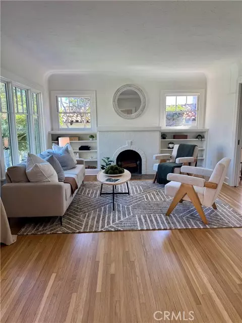 Long Beach, CA 90803,261 Granada Avenue