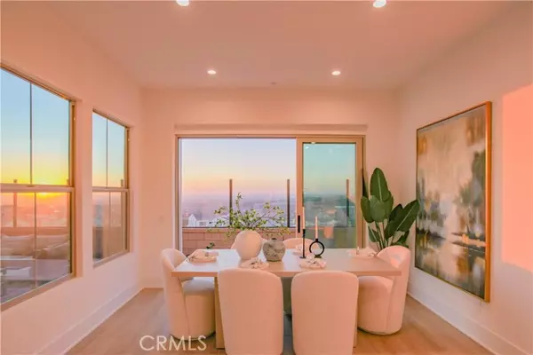 Irvine, CA 92618,137 Oakstone