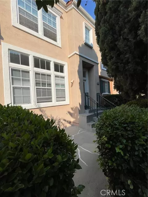 Irvine, CA 92606,10 Bettoni Aisle