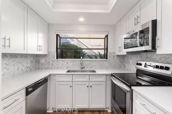 1828 Diamond Street, San Diego, CA 92109