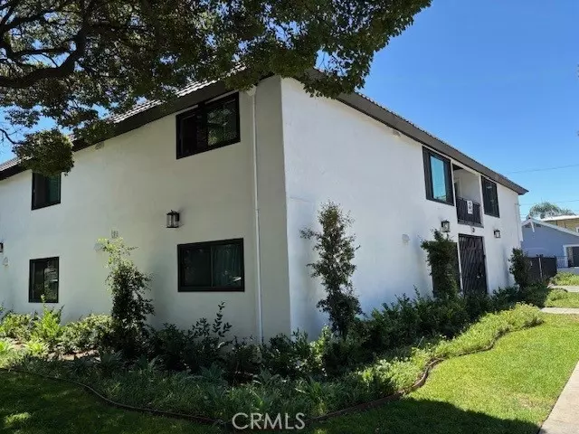 Santa Ana, CA 92701,120 East Pine Street
