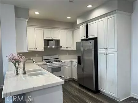 Irvine, CA 92606,1427 Abelia