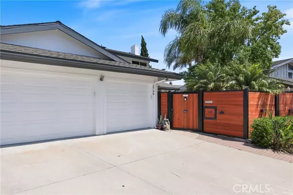 Costa Mesa, CA 92626,2798 Redwing Circle