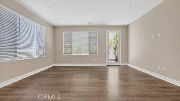 Irvine, CA 92618,165 Tenor