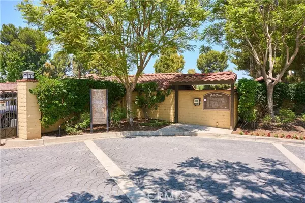 Laguna Hills, CA 92653,25591 Indian Hill Lane
