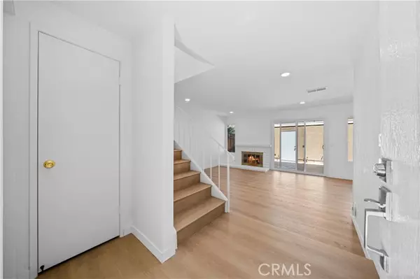 Irvine, CA 92604,27 Cheyenne