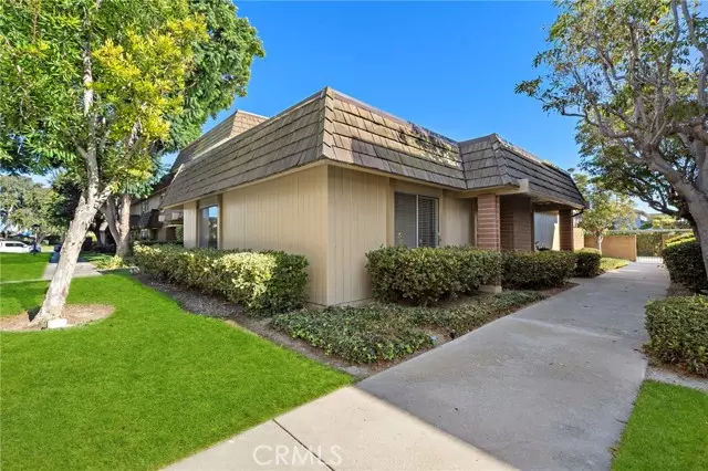 Fountain Valley, CA 92708,10405 Elk River Court