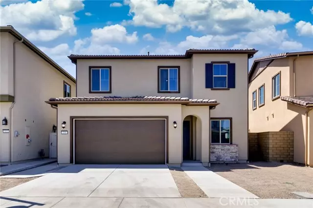Irvine, CA 92618,208 Lily Loop