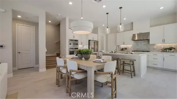 Valencia, CA 91381,27448 Shining Willow Lane