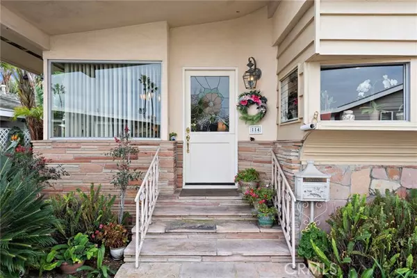 Newport Beach, CA 92660,114 Yorktown