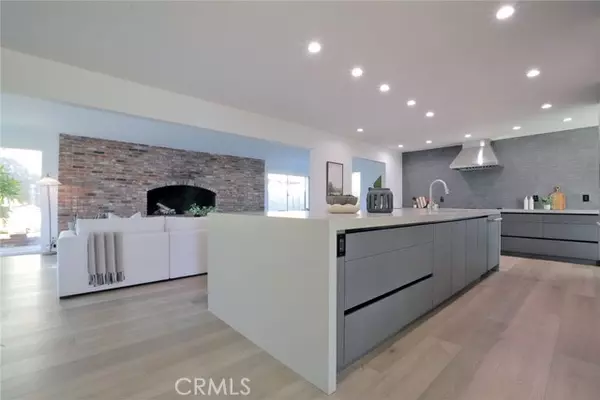 Costa Mesa, CA 92627,418 East Bay Street