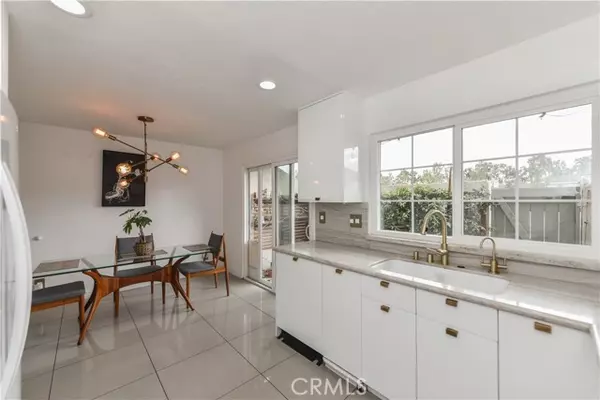 Irvine, CA 92612,53 Oxford