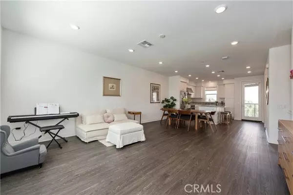 Lake Forest, CA 92630,371 Bellver