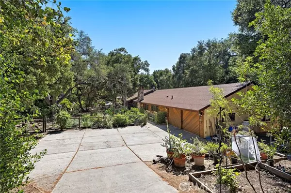 19735 Live Oak Canyon Rd, Trabuco Canyon, CA 92679