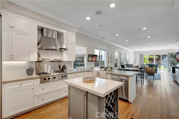 Huntington Beach, CA 92648,19635 Larchmont Circle