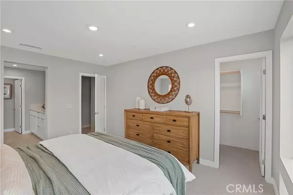 San Diego, CA 92117,4860 Canyon View