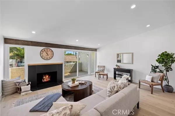 Newport Beach, CA 92660,558 Vista Flora