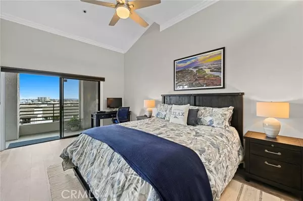 Newport Beach, CA 92663,260 Cagney Lane