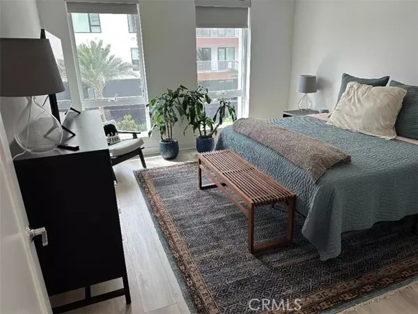 Irvine, CA 92612,3409 Rivington