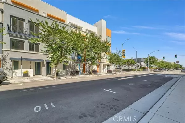 Long Beach, CA 90802,359 East Broadway