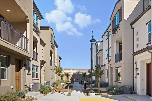 Anaheim, CA 92804,2211 West Orange