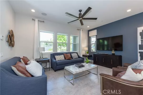 Irvine, CA 92618,255 Sawbuck