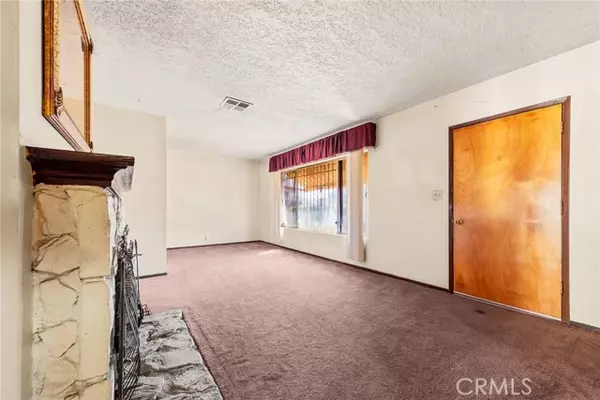 Monrovia, CA 91016,207 Los Angeles Avenue