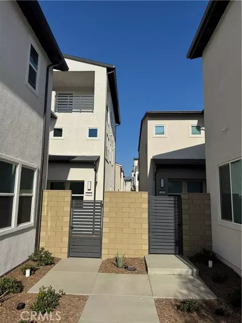 Irvine, CA 92618,436 Loon