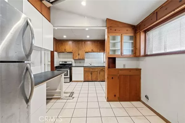 Hawthorne, CA 90250,4761 West 141st Street