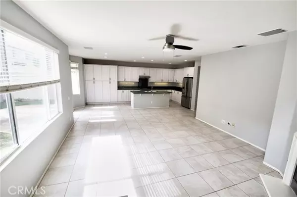 Irvine, CA 92618,44 Pembroke