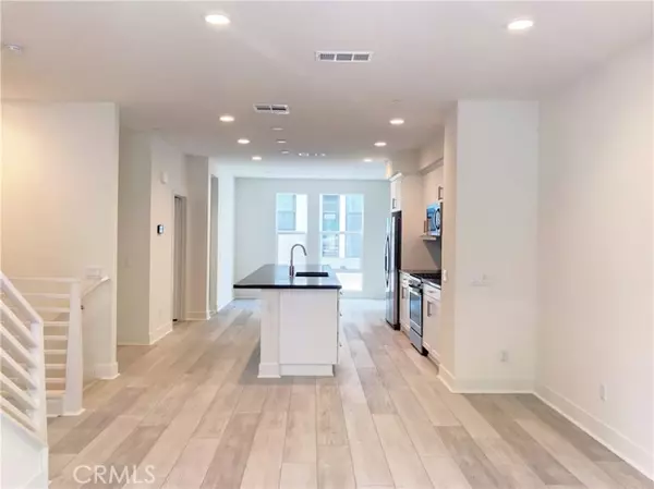 Costa Mesa, CA 92627,689 Doheny St