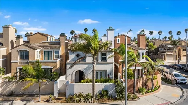 304 Goldenwest Street, Huntington Beach, CA 92648