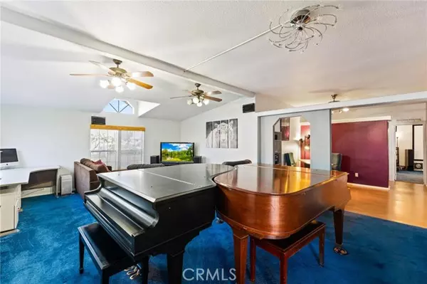 Laguna Hills, CA 92653,23301 Ridge Route