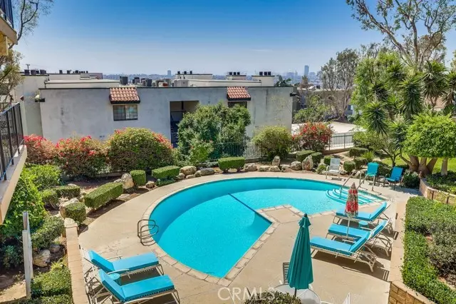 Signal Hill, CA 90755,2722 East 20th Street