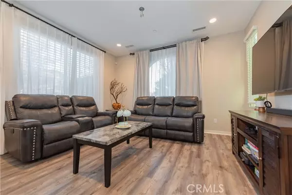 Irvine, CA 92618,235 Carmine