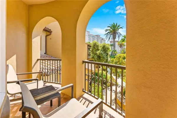 Huntington Beach, CA 92648,21249 Alanis